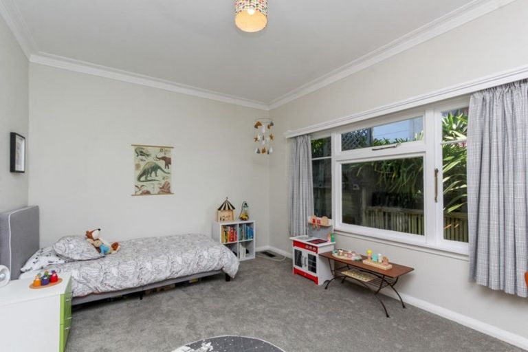 Photo of property in 211 Powderham Street, New Plymouth, 4310