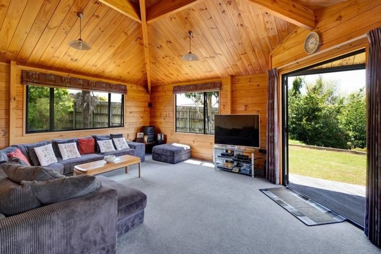 Photo of property in 125 Wairau Road, Oakura, 4314