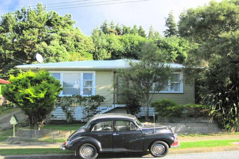Photo of property in 136 Sievers Grove, Cannons Creek, Porirua, 5024