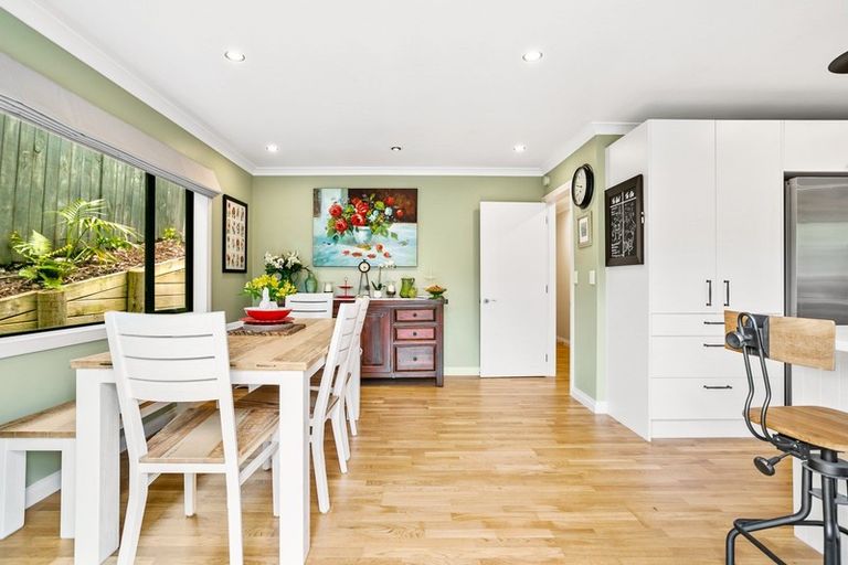 Photo of property in 73j Park Rise, Campbells Bay, Auckland, 0630