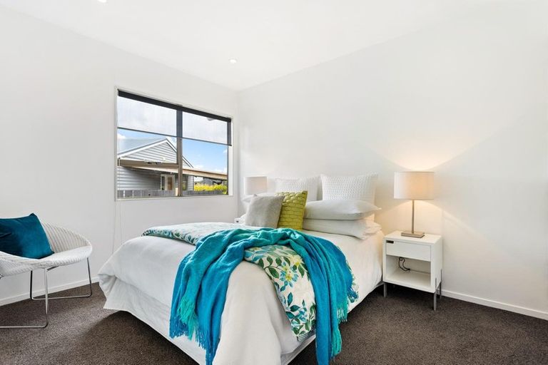 Photo of property in 1/9 Rewarewa Road, Te Atatu Peninsula, Auckland, 0610