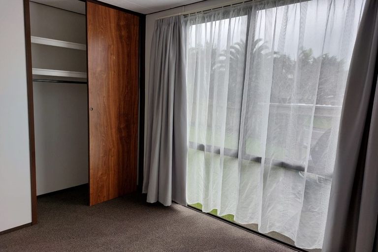 Photo of property in 1 Mona Vale, West Harbour, Auckland, 0618