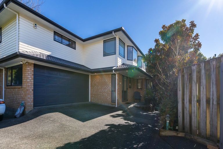 Photo of property in 54a Mcfadzean Drive, Blockhouse Bay, Auckland, 0600