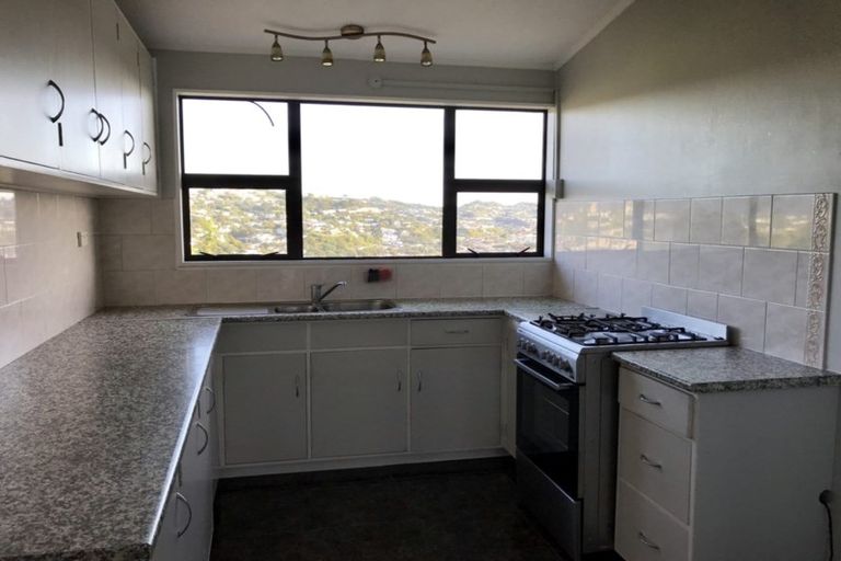 Photo of property in 30 Akaroa Drive, Maupuia, Wellington, 6022