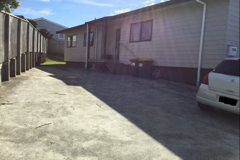 Photo of property in 12a Hiwi Crescent, Titahi Bay, Porirua, 5022