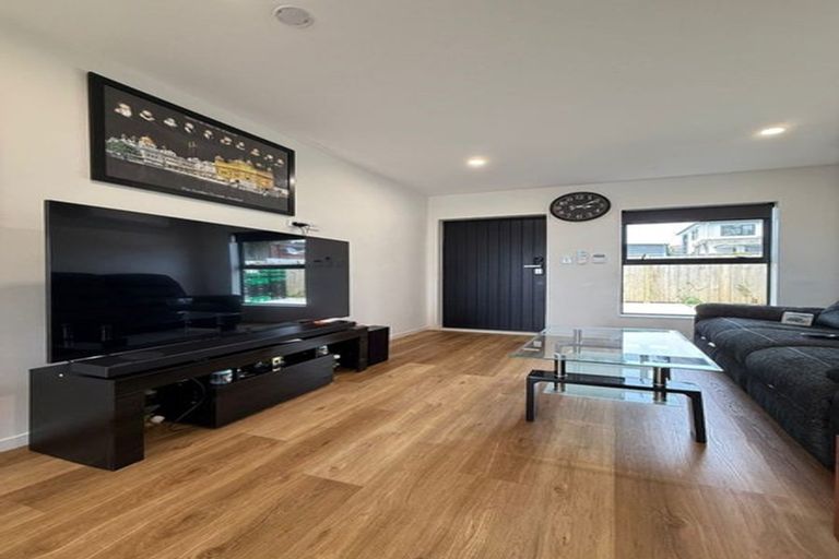 Photo of property in 15b Tomlinson Street, Hillpark, Auckland, 2102