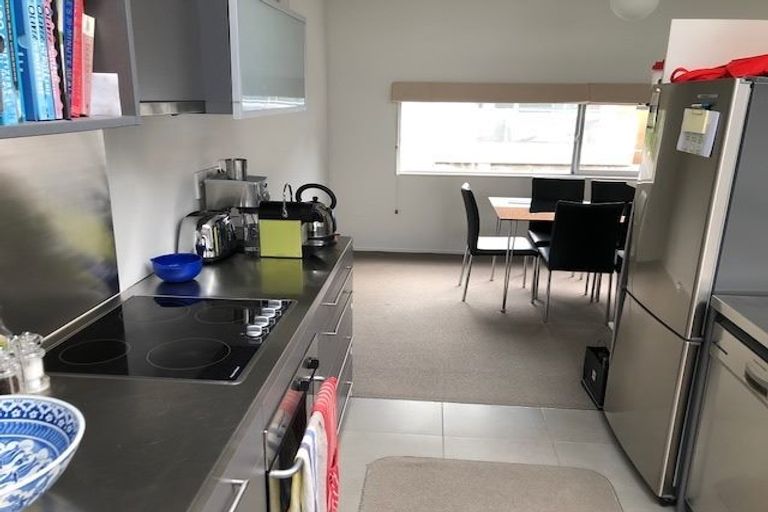 Photo of property in 24/2 Onslow Road, Khandallah, Wellington, 6035