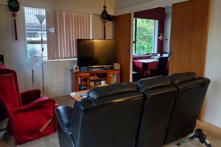 Photo of property in 2/131 Glenmore Road, Sunnyhills, Auckland, 2010