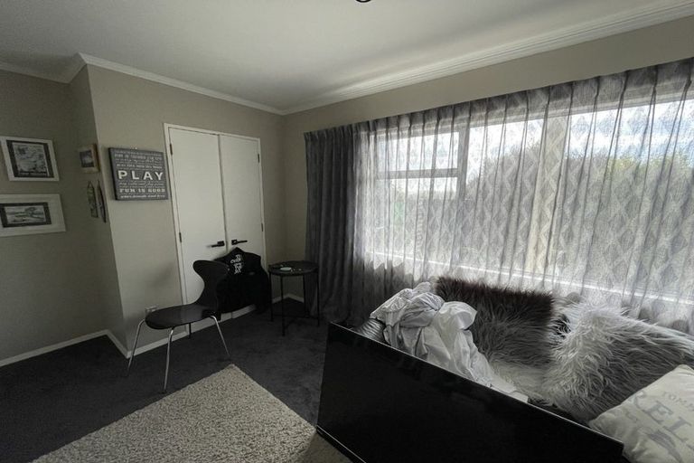 Photo of property in 6 Iona Place, Papakowhai, Porirua, 5024