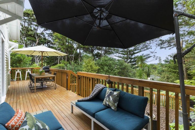 Photo of property in 1/6 Vonnell Place, Birkdale, Auckland, 0626