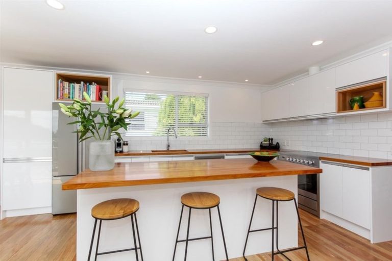 Photo of property in 185 Mangorei Road, Merrilands, New Plymouth, 4312