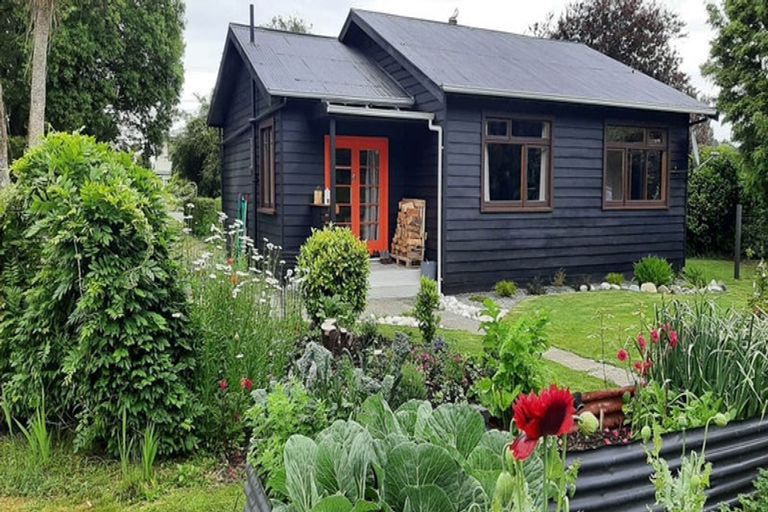 Photo of property in 18 Half Mile Road, Tuatapere, 9620