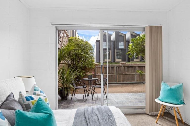 Photo of property in 2/50a Taharoto Road, Takapuna, Auckland, 0622