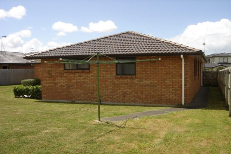 Photo of property in 15 Shankill Place, East Tamaki, Auckland, 2013