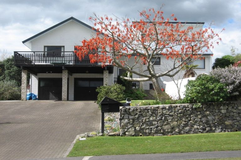 Photo of property in 2 Pamir Place, Welcome Bay, Tauranga, 3112