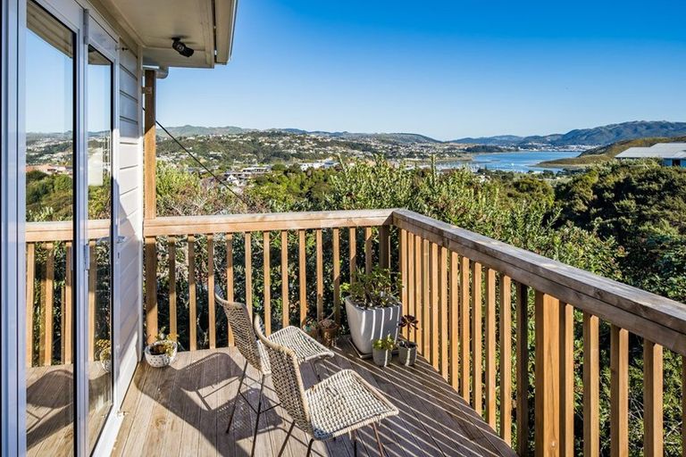 Photo of property in 71 Mana View Road, Paremata, Porirua, 5026