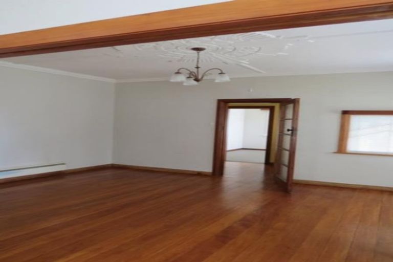 Photo of property in 2 Peace Avenue, Moturoa, New Plymouth, 4310