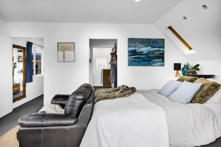 Photo of property in 36 Octavius Place, New Plymouth, 4312