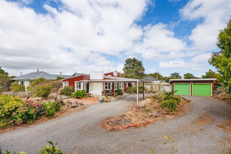 Photo of property in 37 Follett Street, Marton, 4710