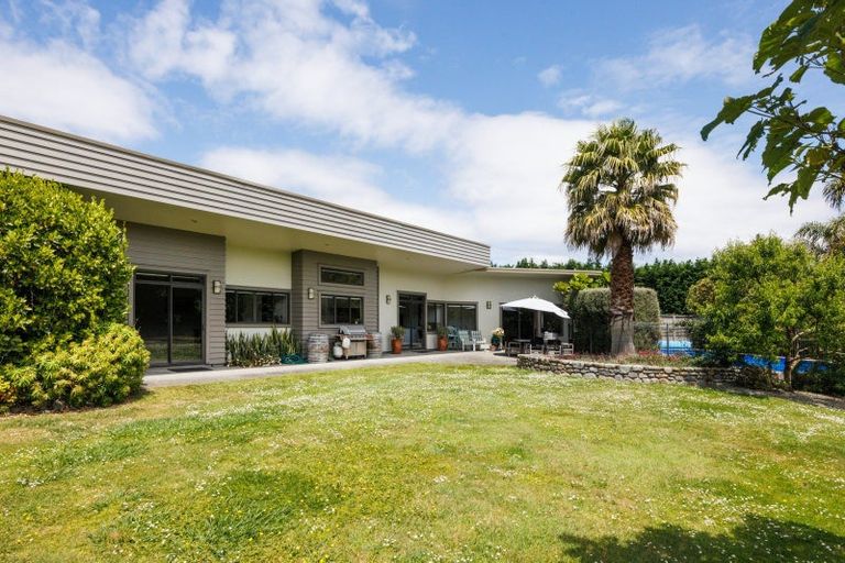Photo of property in 291 Napier Road, Kelvin Grove, Palmerston North, 4470