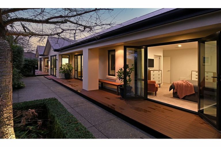 Photo of property in 22 Pohutukawa Crescent, Parklands, Christchurch, 8083