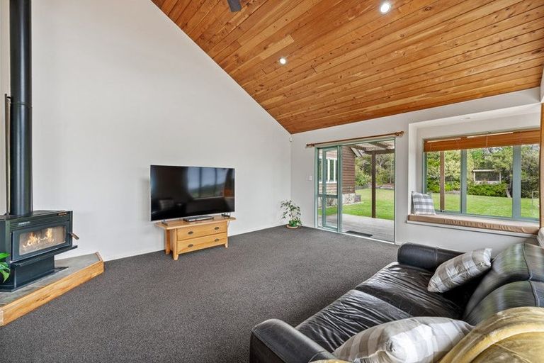 Photo of property in 40 Lonely Track Road, Redvale, Auckland, 0632