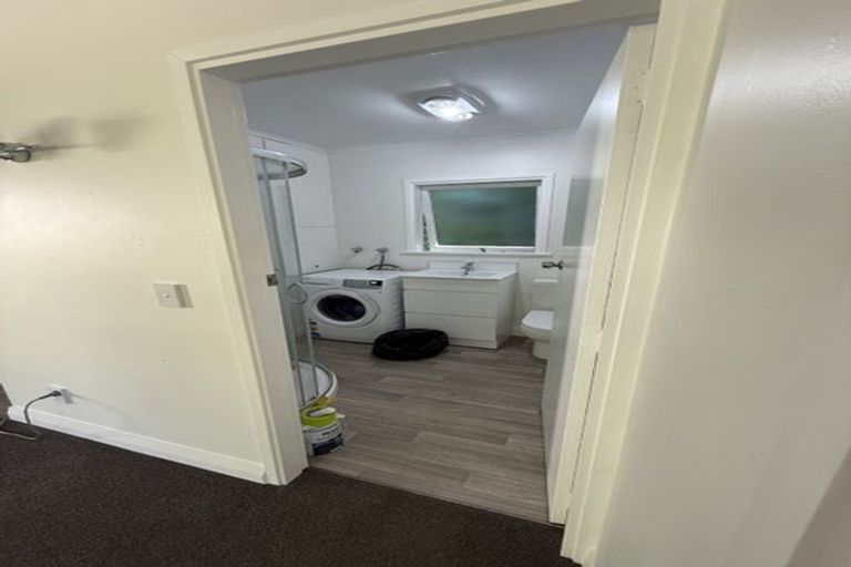 Photo of property in 2/8 Kaitawa Road, York Bay, Lower Hutt, 5013