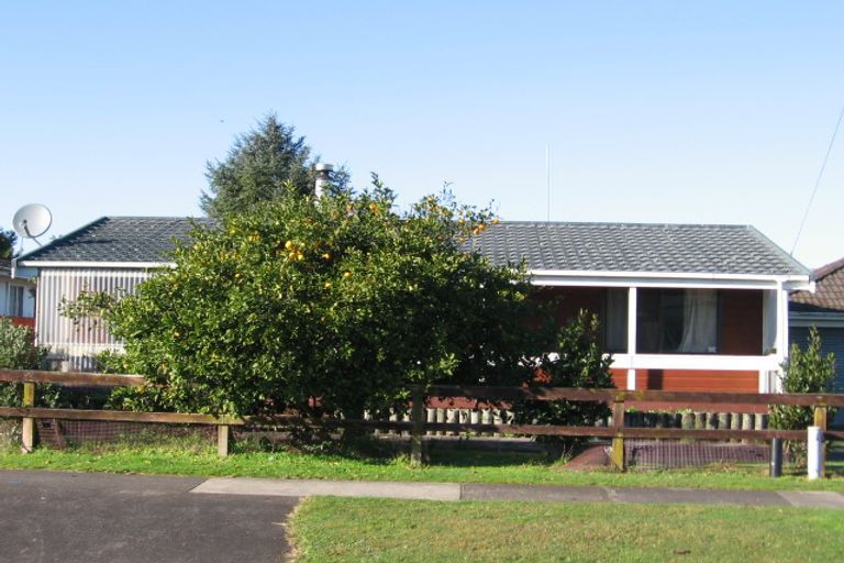 Photo of property in 2/137 Old Wairoa Road, Papakura, 2110
