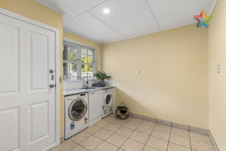 Photo of property in 82 Oxford Terrace, Epuni, Lower Hutt, 5011