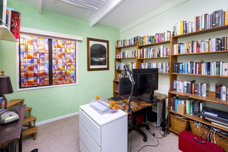 Photo of property in 6 Avian Road, Blue Mountains, Upper Hutt, 5371