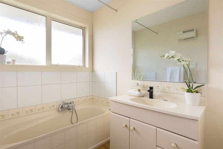 Photo of property in 18 Glenside Avenue, Ilam, Christchurch, 8041