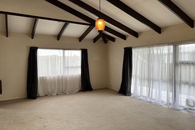 Photo of property in 22 Hicks Crescent, Waikanae Beach, Waikanae, 5036