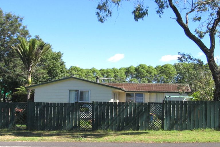 Photo of property in 41 Oreil Avenue, West Harbour, Auckland, 0618