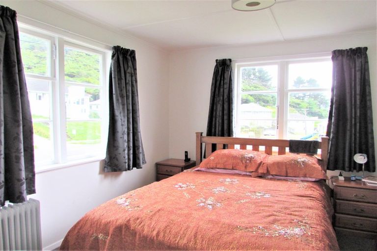 Photo of property in 70 Judd Crescent, Naenae, Lower Hutt, 5011