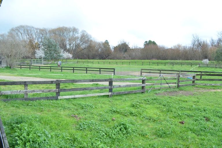 Photo of property in 2966 State Highway 2, Waipukurau, 4281
