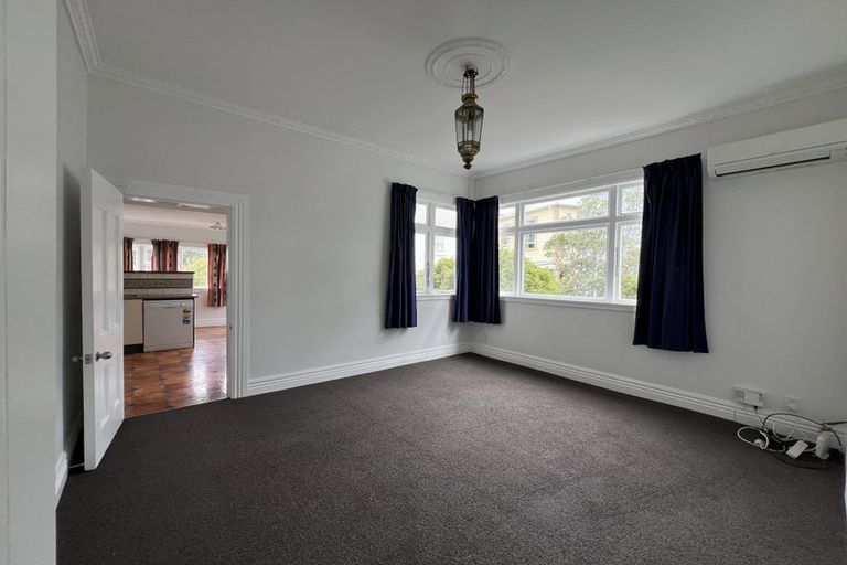 Photo of property in 23 Hawker Street, Mount Victoria, Wellington, 6011