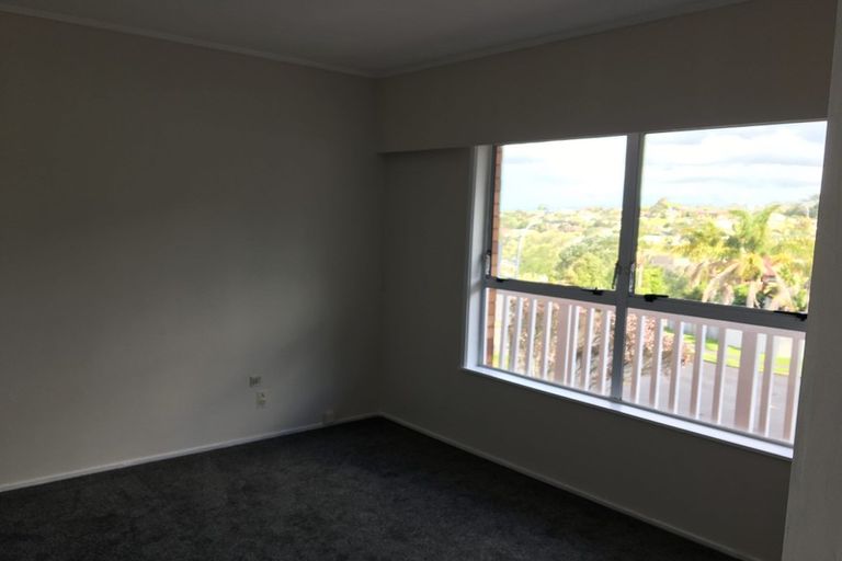 Photo of property in 1/29 King Richard Place, Browns Bay, Auckland, 0630