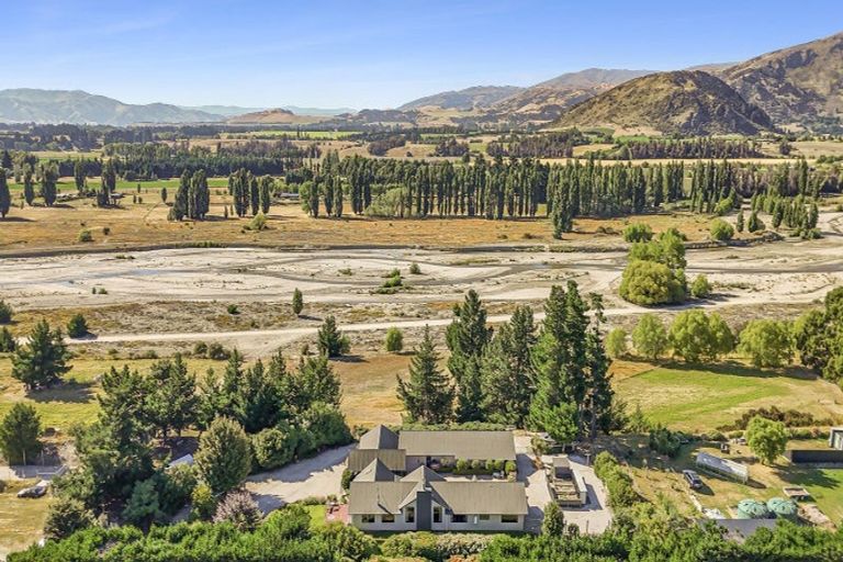 Photo of property in 117 Riverbank Road, Wanaka, 9382