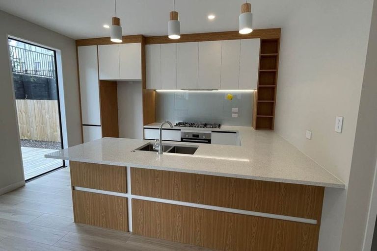 Photo of property in 50 Hellyers Street, Birkdale, Auckland, 0626