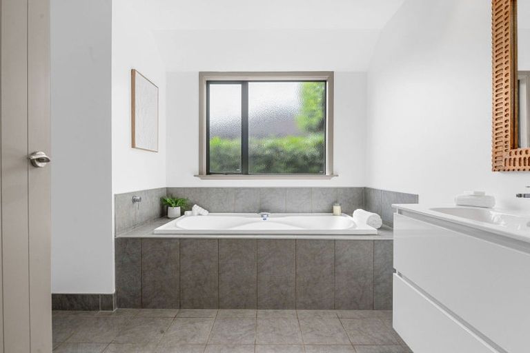 Photo of property in 66 Palliser Drive, Huntington, Hamilton, 3210