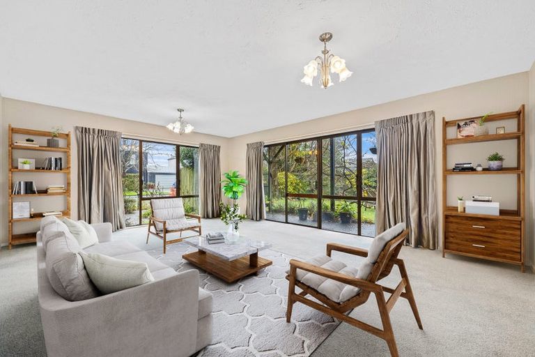 Photo of property in 2 Hanover Place, Ilam, Christchurch, 8041