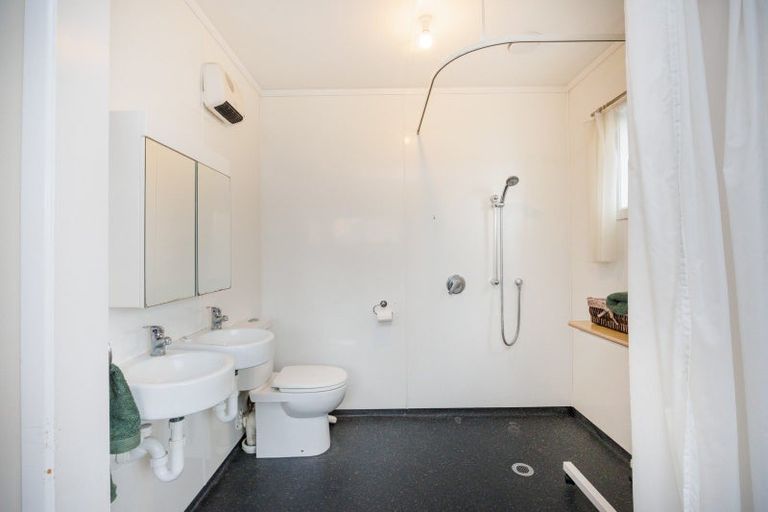Photo of property in 9 Bristol Crescent, Roslyn, Palmerston North, 4414