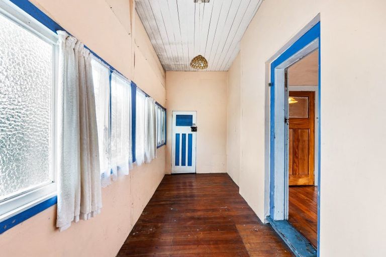 Photo of property in 65 Shakespeare Road, Bluff Hill, Napier, 4110