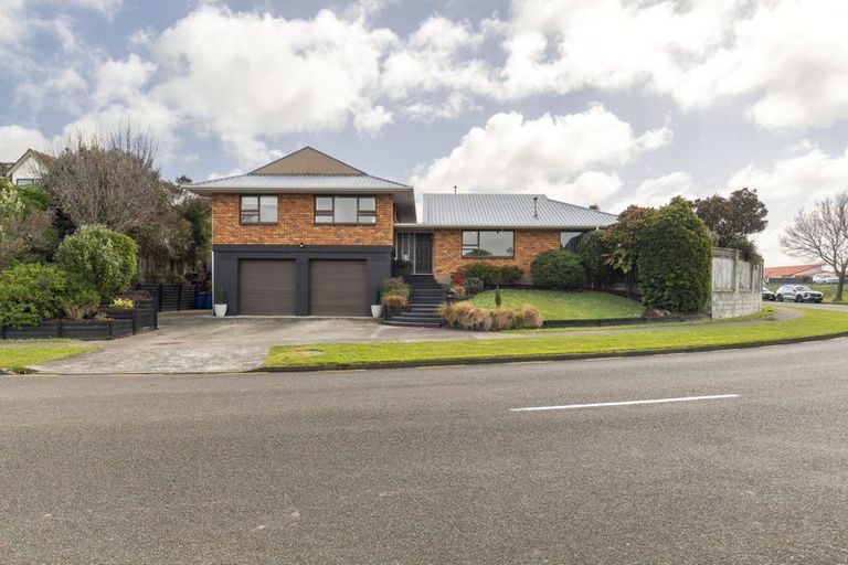 Photo of property in 55 Rhodes Drive, Kelvin Grove, Palmerston North, 4414