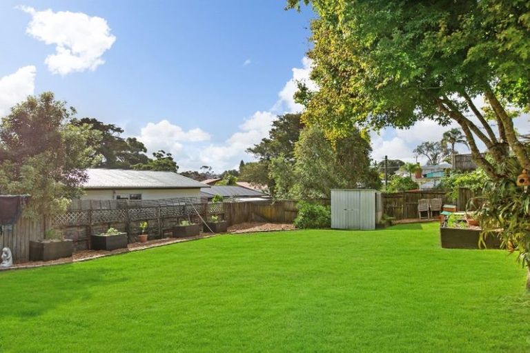 Photo of property in 10 Wharf Road, Te Atatu Peninsula, Auckland, 0610