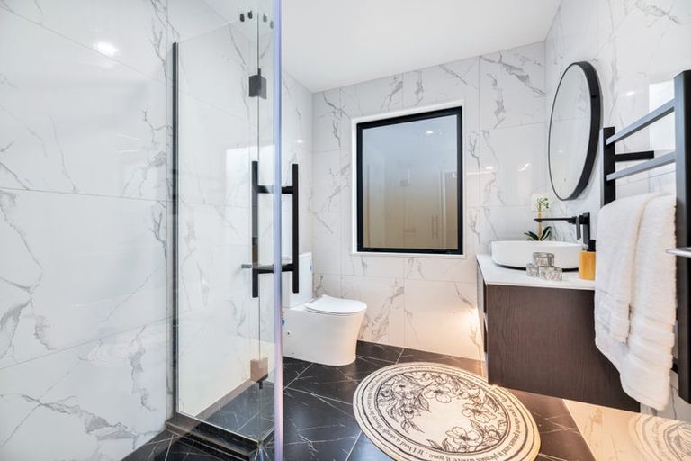 Photo of property in 2b Marina Road, Torbay, Auckland, 0630