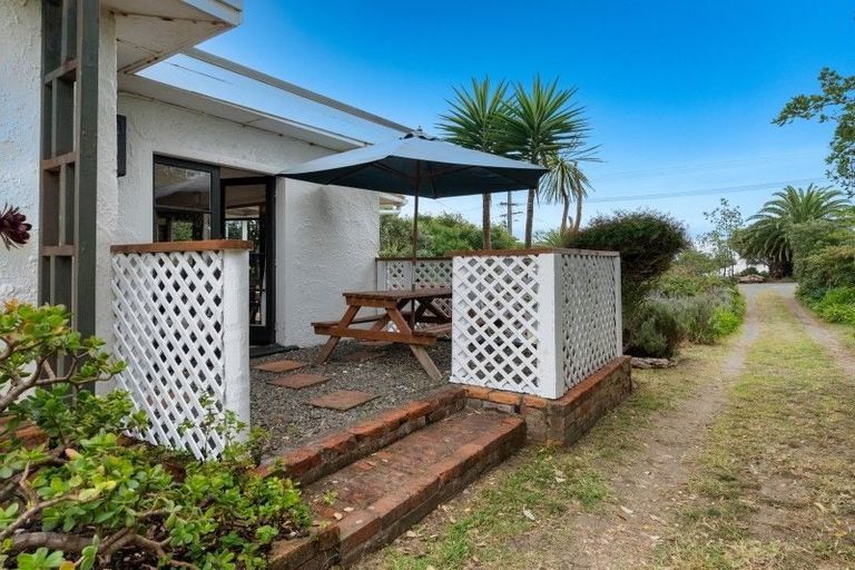 Photo of property in 36 Dixie Street, Te Horo Beach, Otaki, 5581