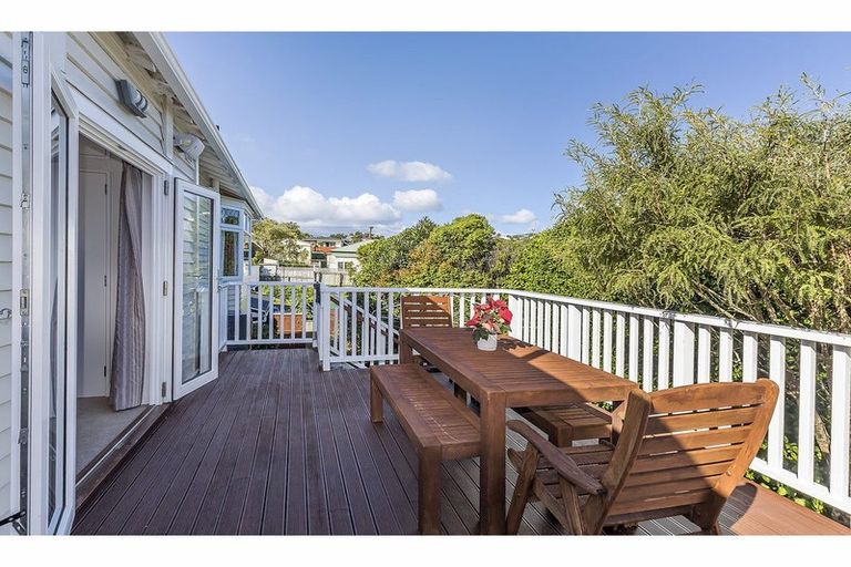 Photo of property in 20 Lucknow Terrace, Khandallah, Wellington, 6035