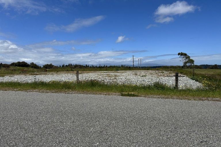 Photo of property in 12 Reg Cox Drive, Blue Spur, Hokitika, 7882