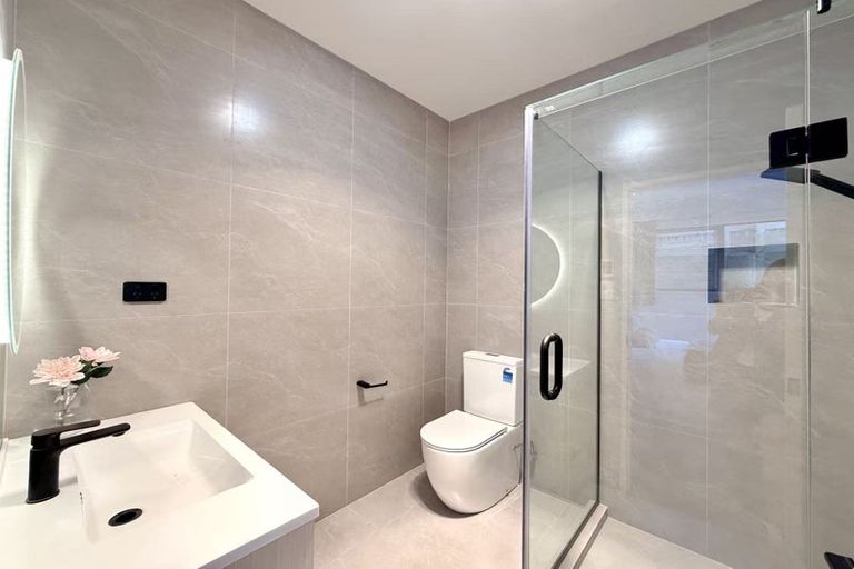 Photo of property in 6 Taukahiwi Road, Pukekohe, 2120